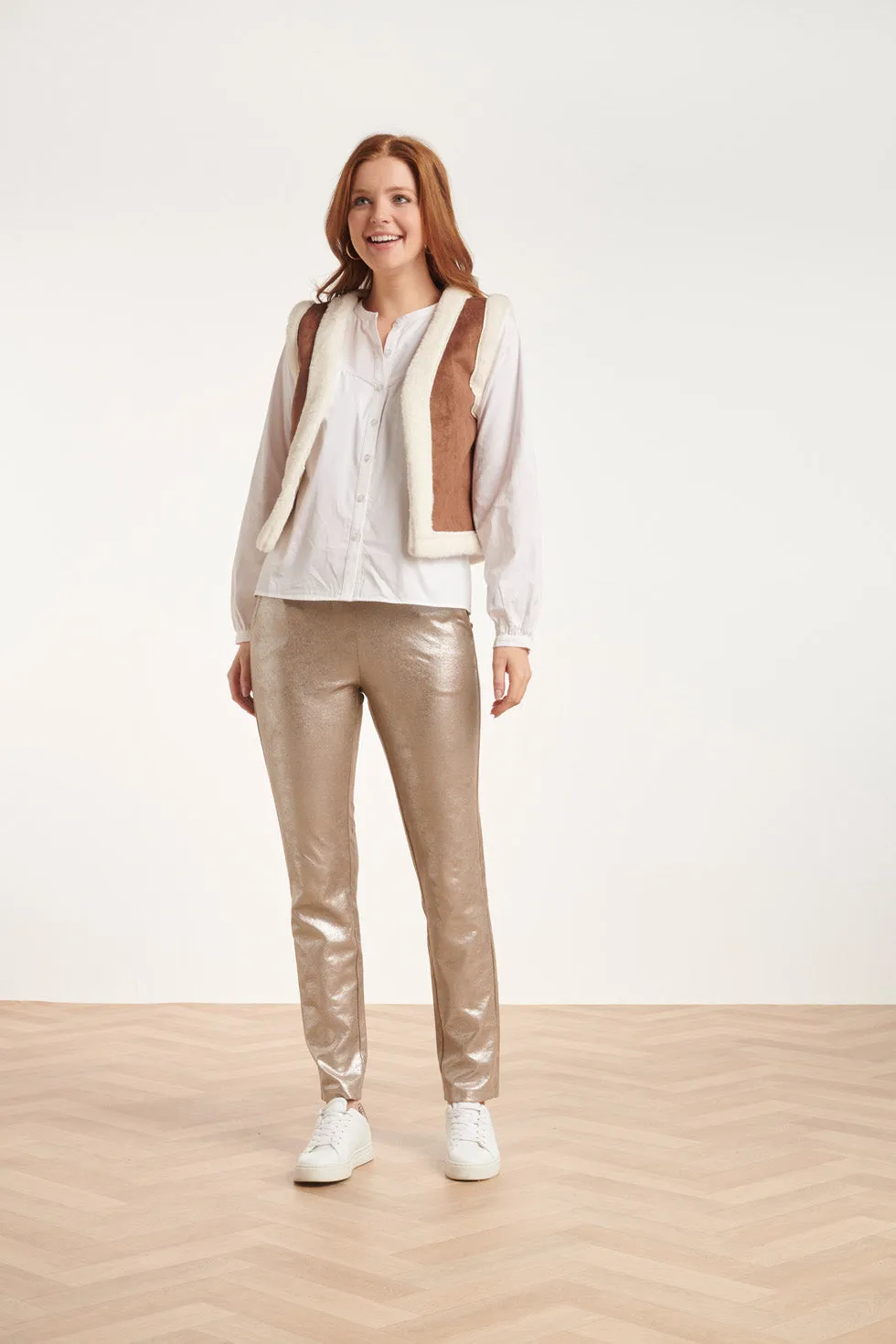 24707 E Suedine Gilet | Brown