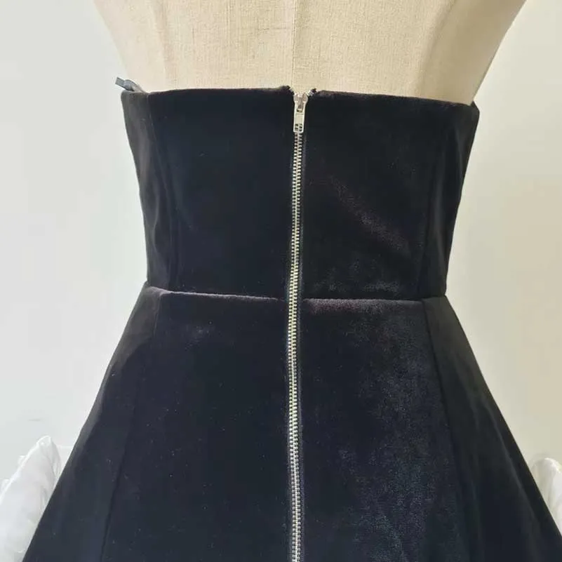 Flower-embellished Hem Black Strapless Mini dress