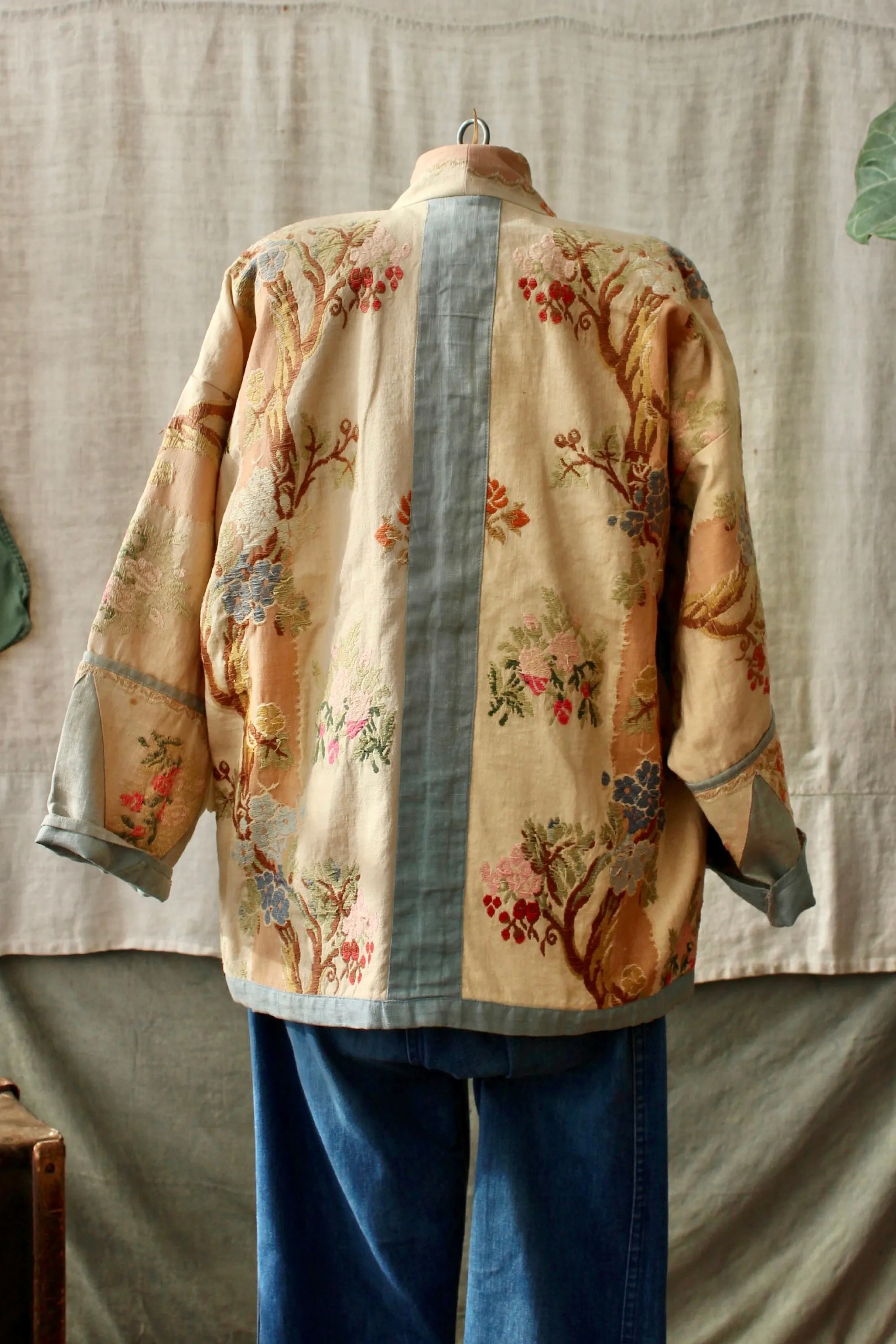 HF166 The Highlands Foundry Heirloom Tapestry Jacket
