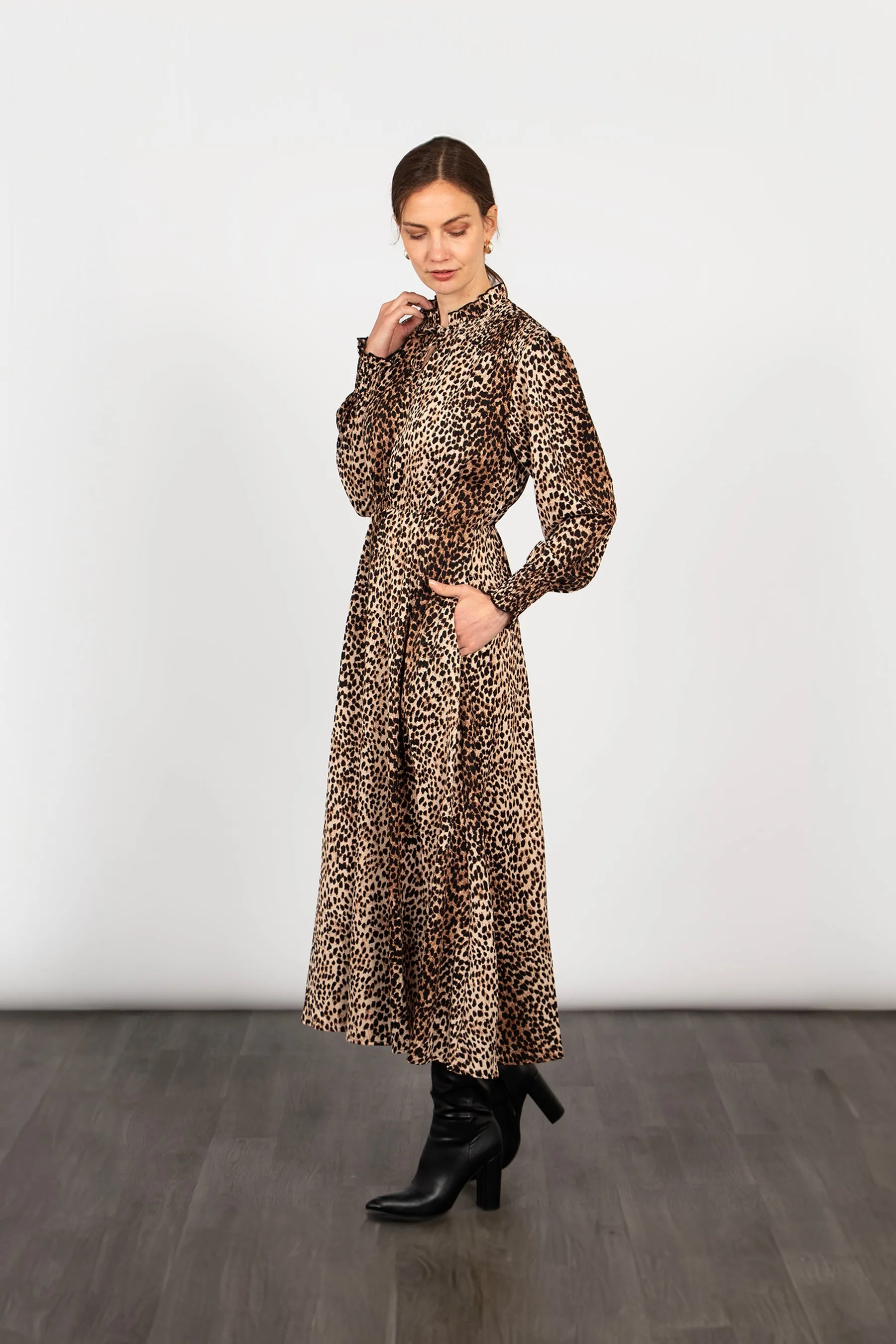 Imogen Midaxi Dress in Neutral, Leopard