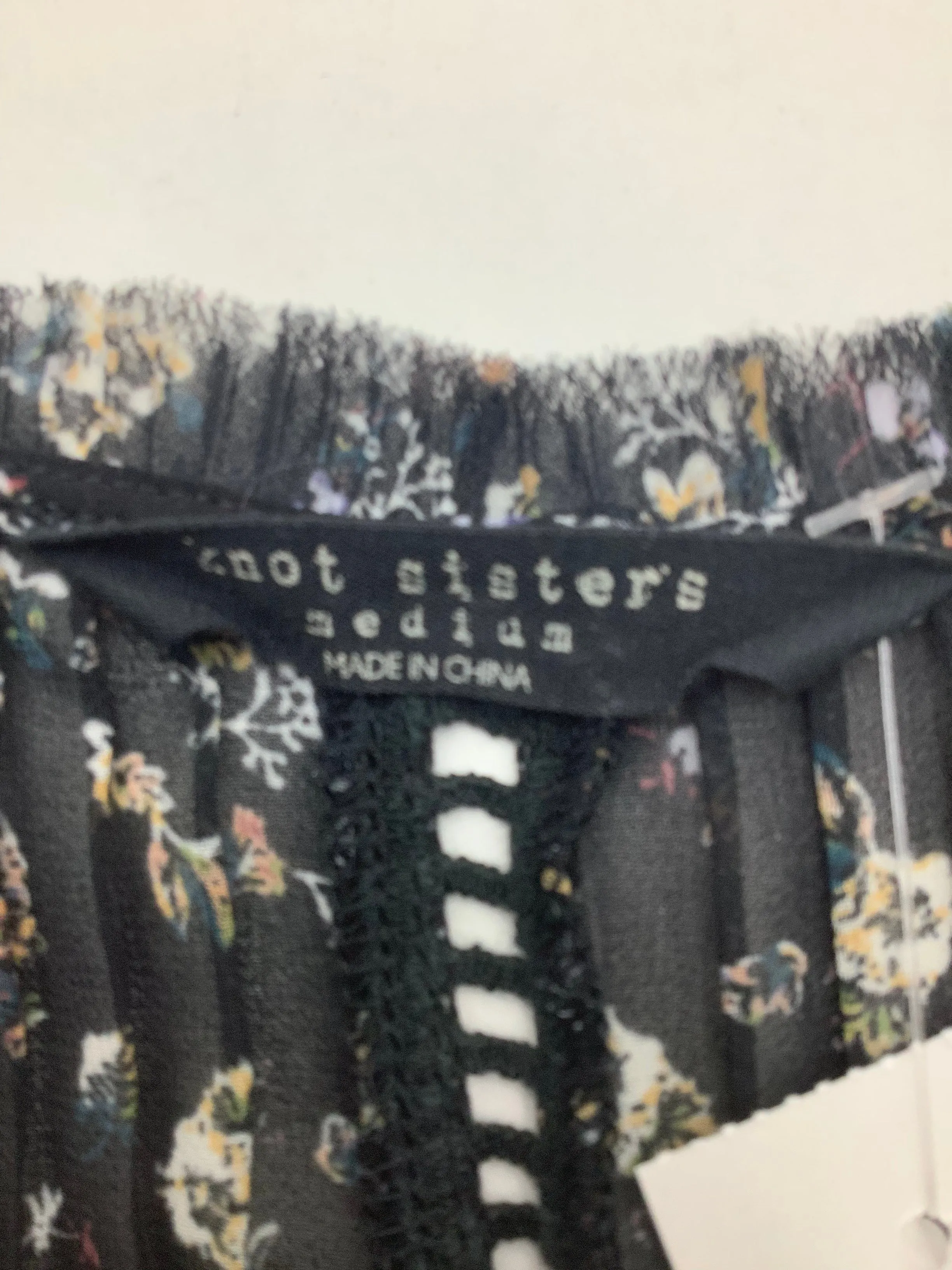 Knot Sisters Womens Top Floral Print Long Sleeve Size: M