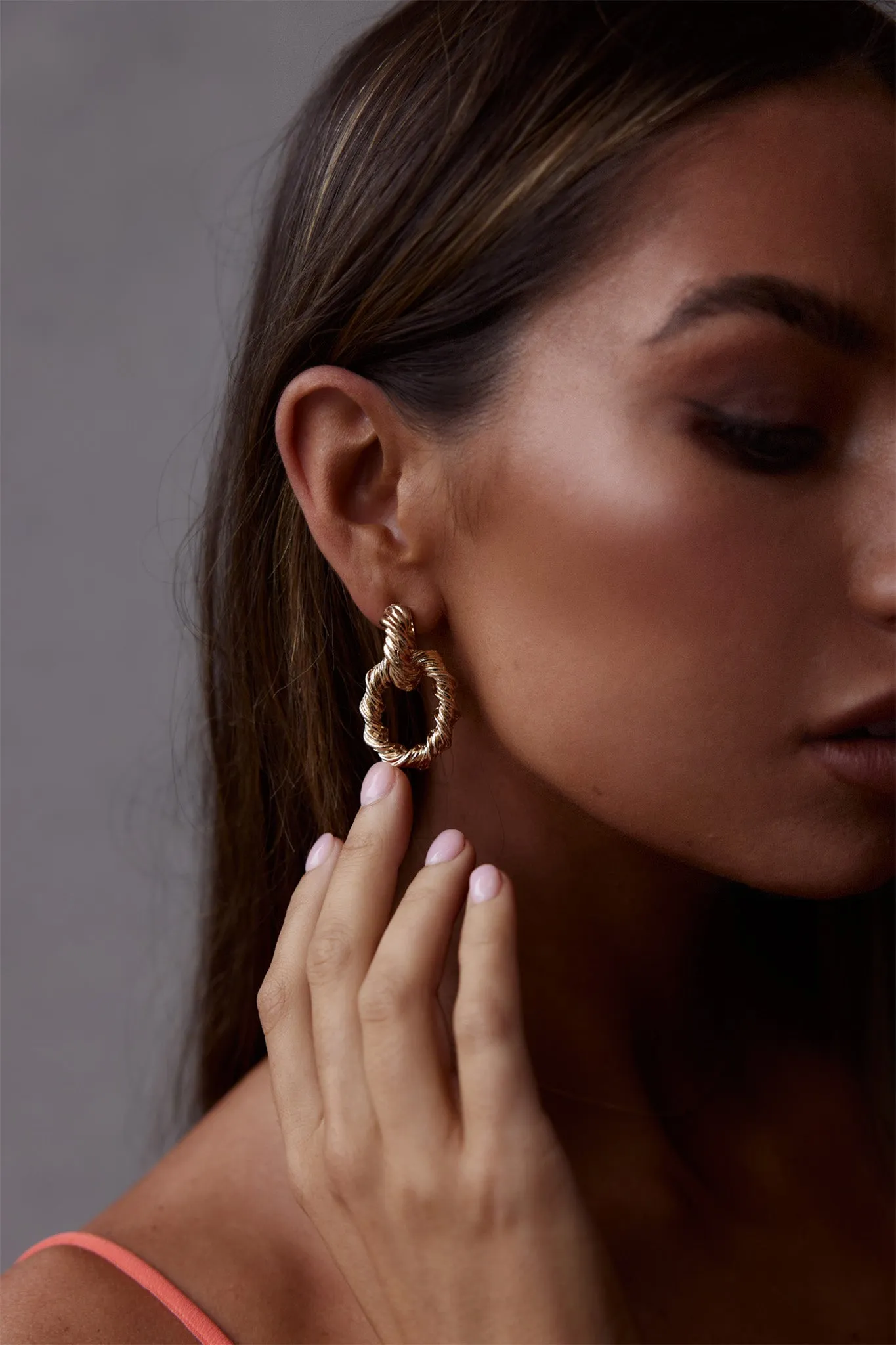 Melrose Twisted Oval Earrings Gold