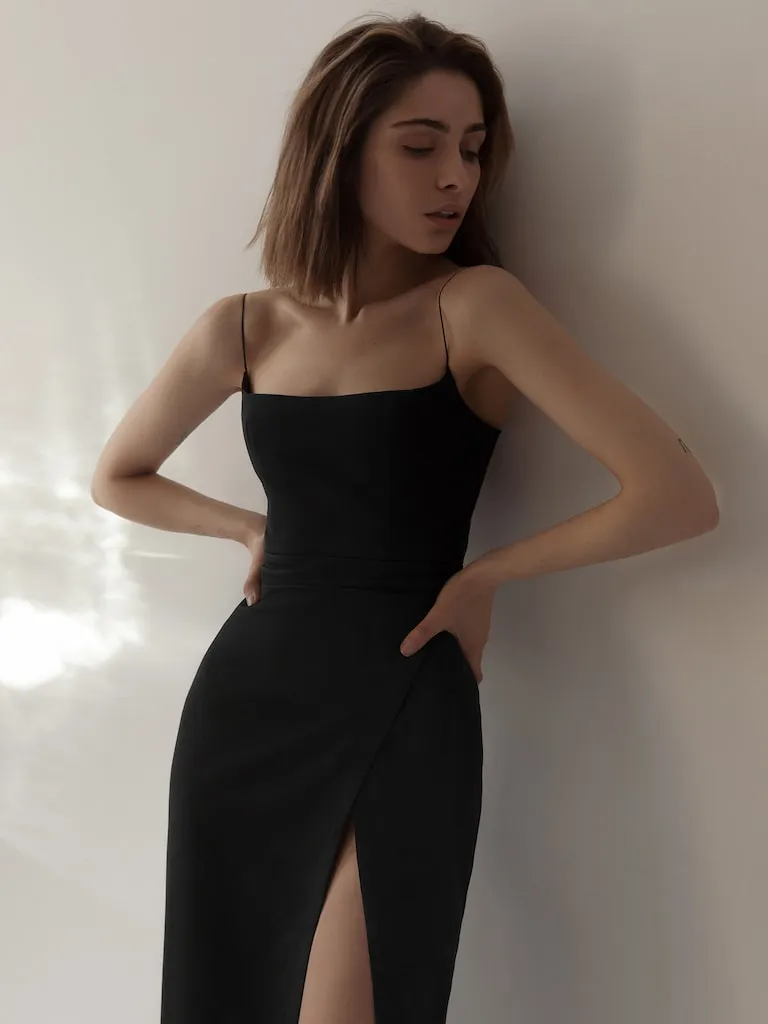 Sleek Elegance Sleeveless Party Dress